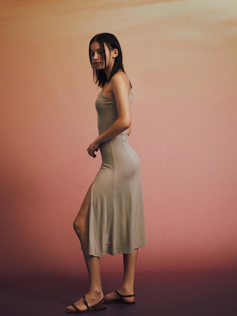 Renezmia Slit-Point Dress _ Light Gray