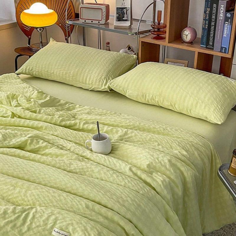 Women's Lightweight Summer Quilt - Machine Washable Thin Cooling Blanket for Hot Weather Ultra-Thin Summer Blanket