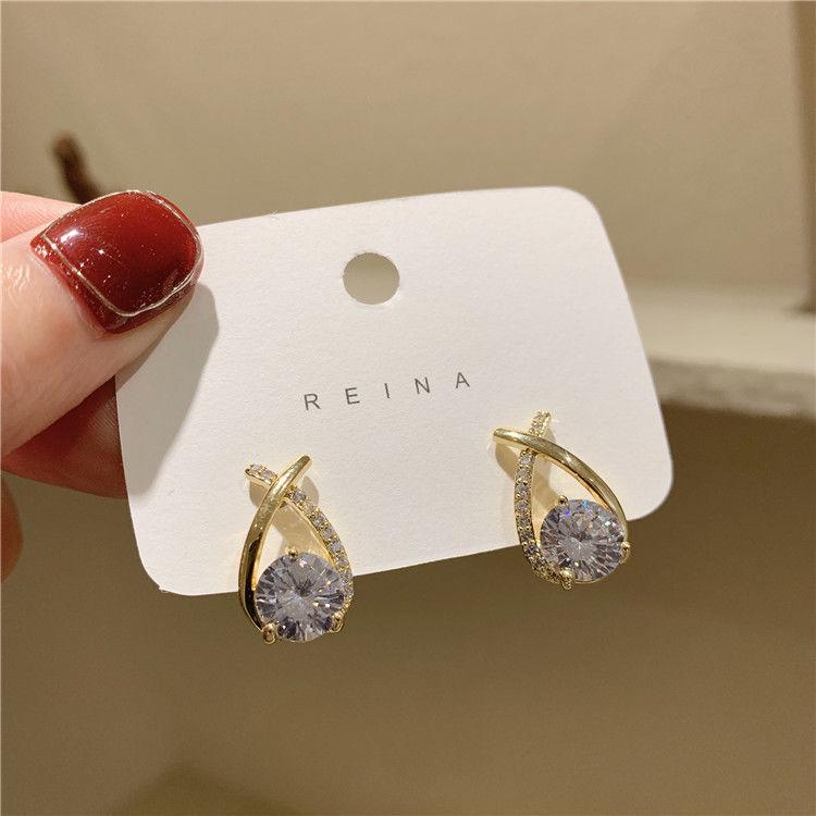 

Korean Luxury Diamond Cross Earrings with High-End Design золотой