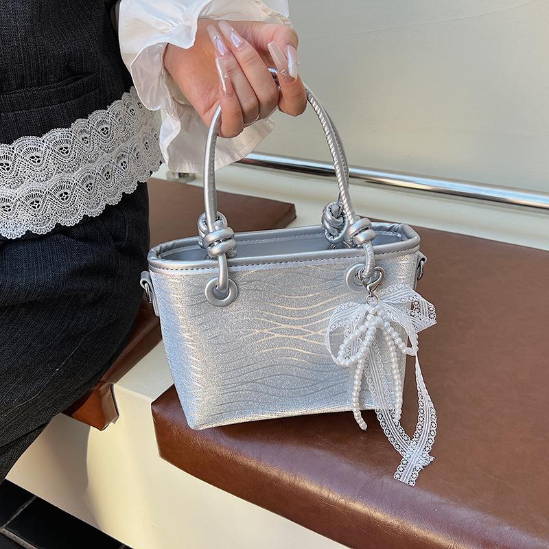 Portable vegetable basket bag women's new light luxury niche high-end bucket bag denim rivet shoulder messenger bag