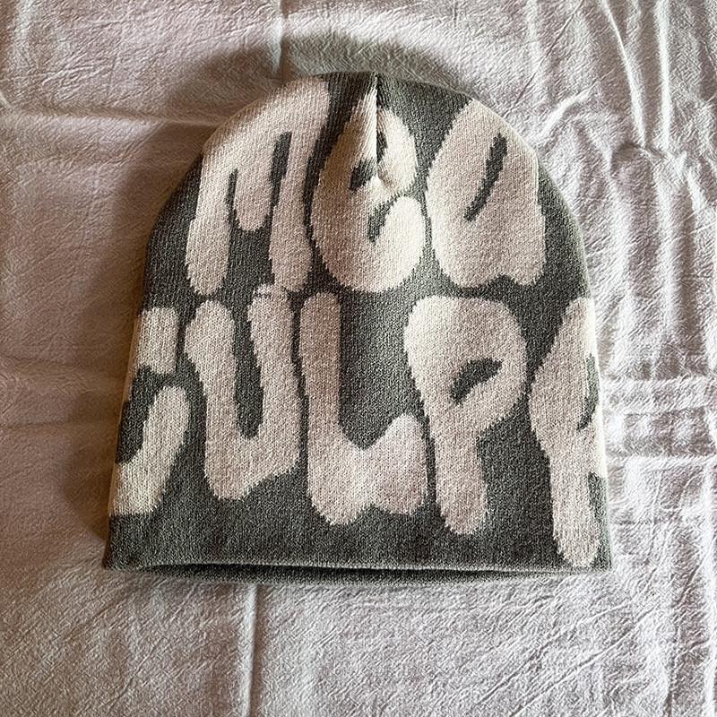 Acryl Strickmütze mit gestickten Buchstaben für Streetwear Mode in der Wintersaison