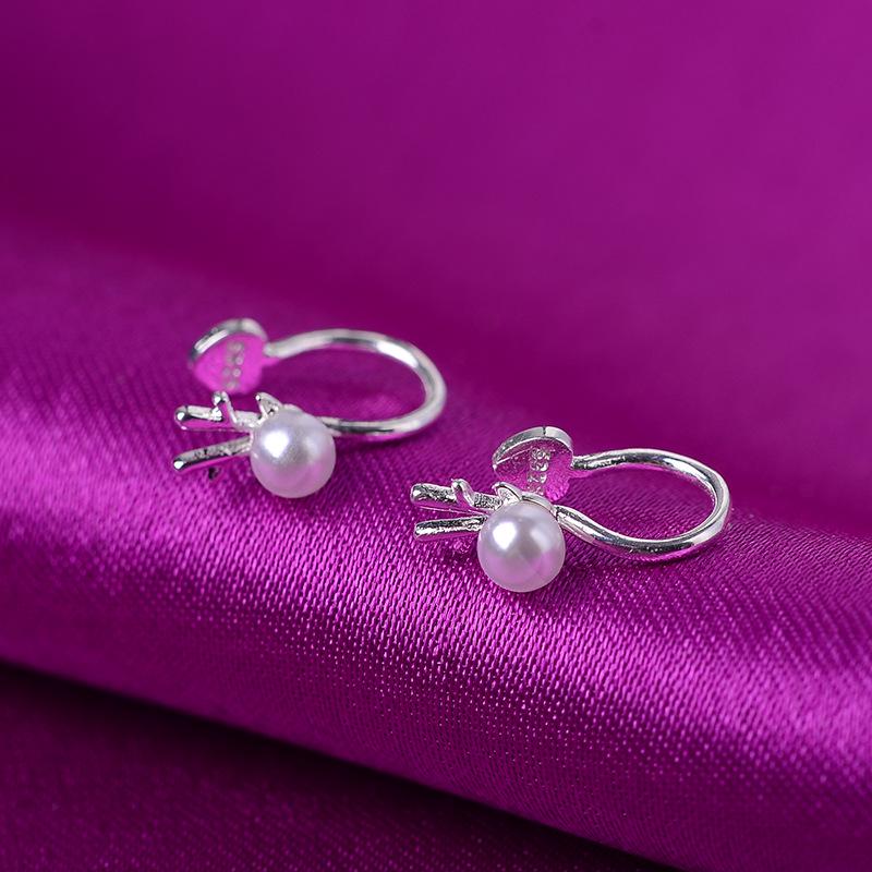 

Korean-Style Mori Girl Non-Pierced Pearl Reindeer Antler Ear Cuff Earrings - Christmas Gift