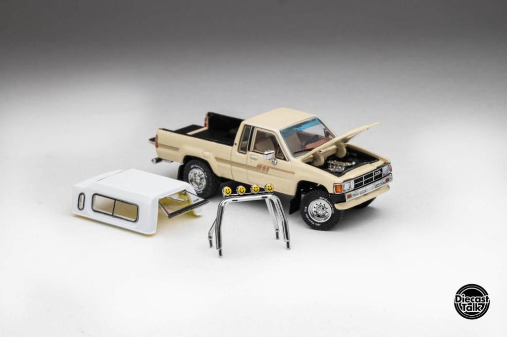 FREESTYLE GCD Scale Toyota Hilux SR5 Xtracab 1985 Beige with DiecastTalk Custom Complete Model 1/64 Accessories, Order, DTG0020-BEI