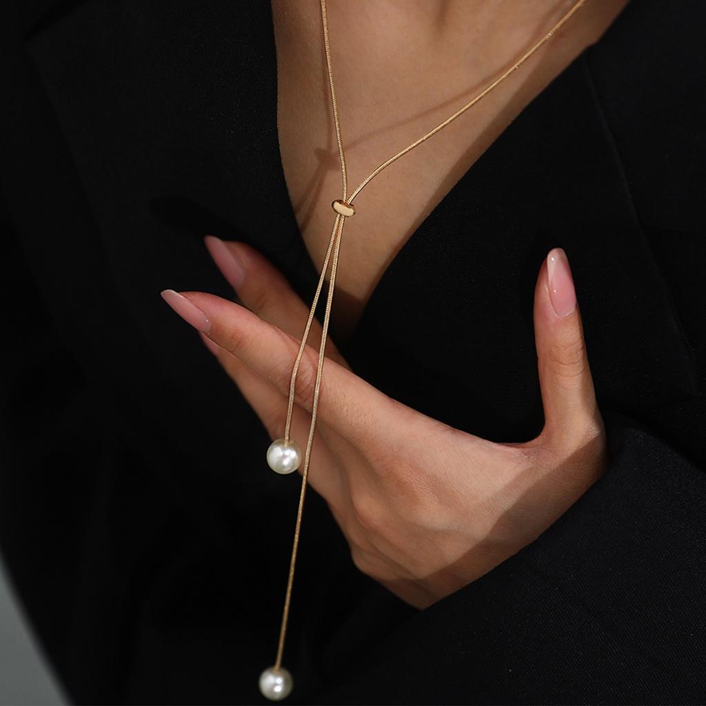 Elegant Pearls Tassel Choker Necklace Alluring Pearls Lariat Necklace Unique Neck Jewelry for a Chic and Modern Appeal