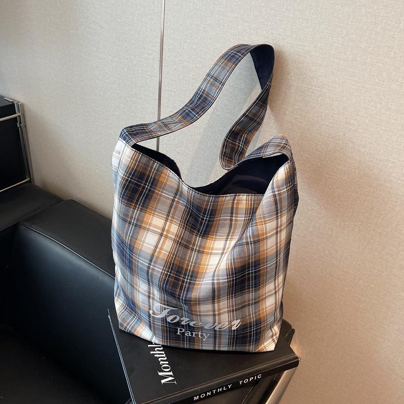 

Повседневная клетчатая сумка женская большой вместимости новая универсальная двусторонняя наплечная сумка для поездок на работу и учебу сумка-тоут