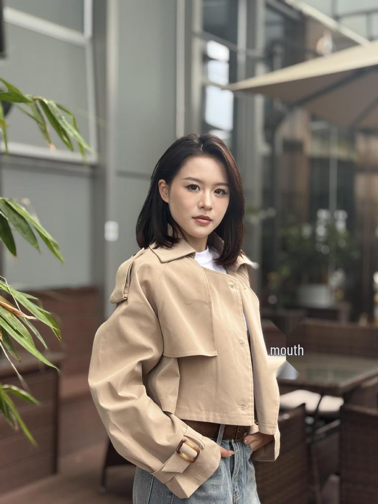Petite Women's Retro Korean Barn-Style Loose Trench Coat, Autumn 2025 Collection, Single-Breasted with Unique Collar Design