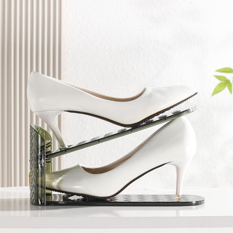 Sturdy Plastic Plate and Pu'er Tea Cake Display Stand