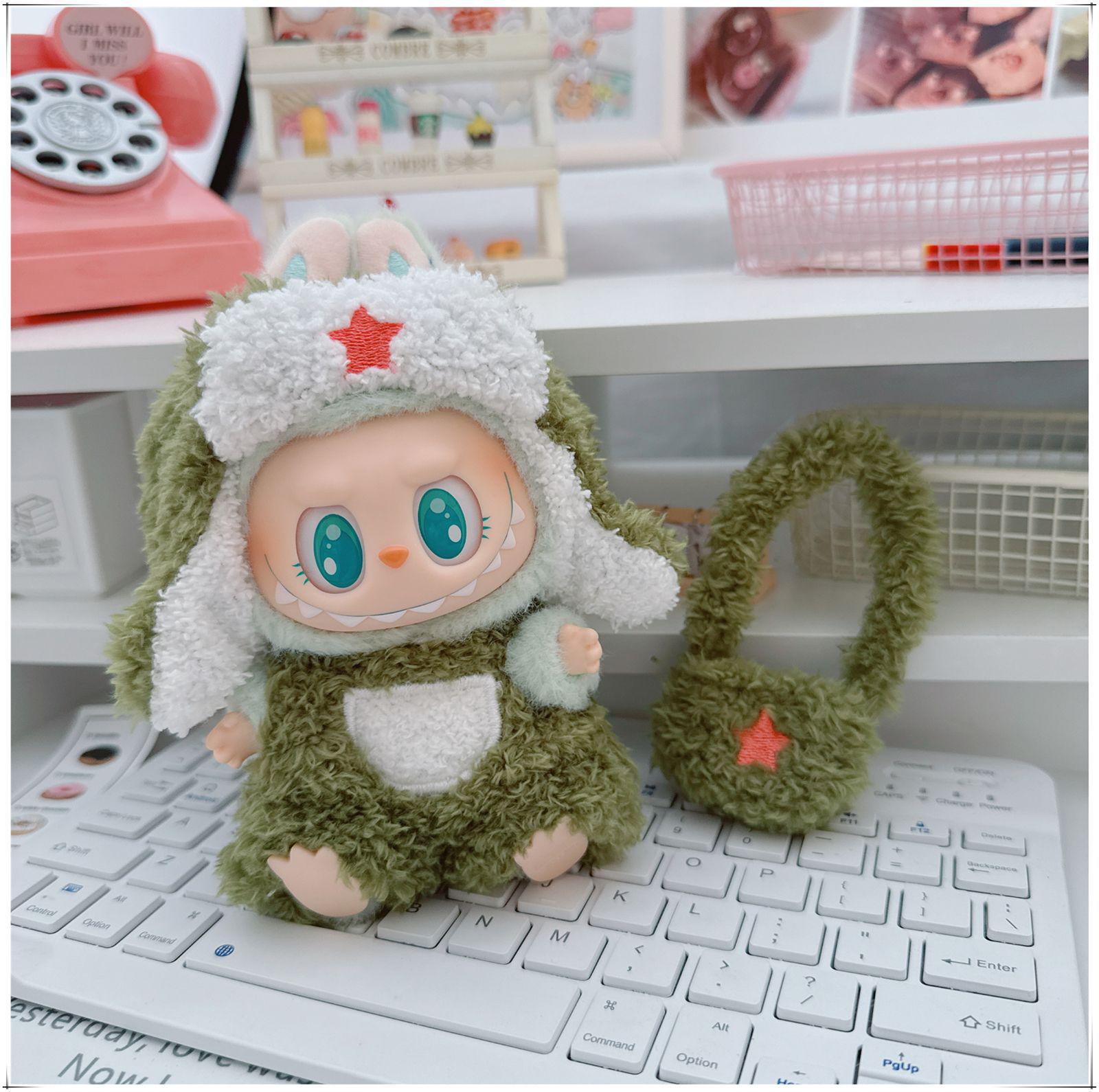 

Одяг для ляльок Лабубу першого, другого та третього поколінь: Плюшевий комбінезон 17 см для ляльок Лабубу 10 см, милий мультяшний дизайн Small Doll Clothes (without doll)