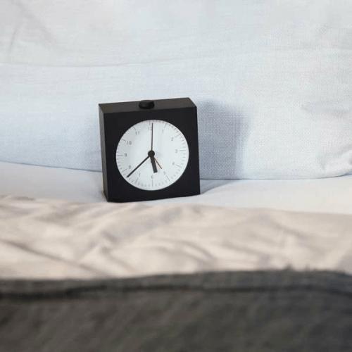 [LEMNOS] LEMNOS Citypop Wecker Tischuhr (mit Lichtfunktion)