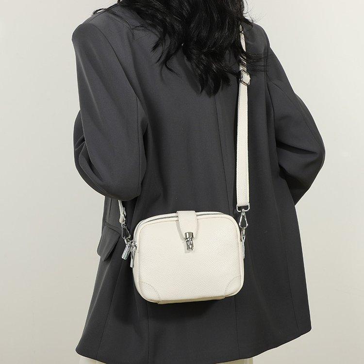 Η πρώτη στρώση γυναικεία τσάντα ώμου από δέρμα αγελάδας άνοιξη και καλοκαίρι νέα κλειδαριά τσάντα messenger από γνήσιο δέρμα μεγάλης χωρητικότητας ευέλικτη μικρή τετράγωνη τσάντα