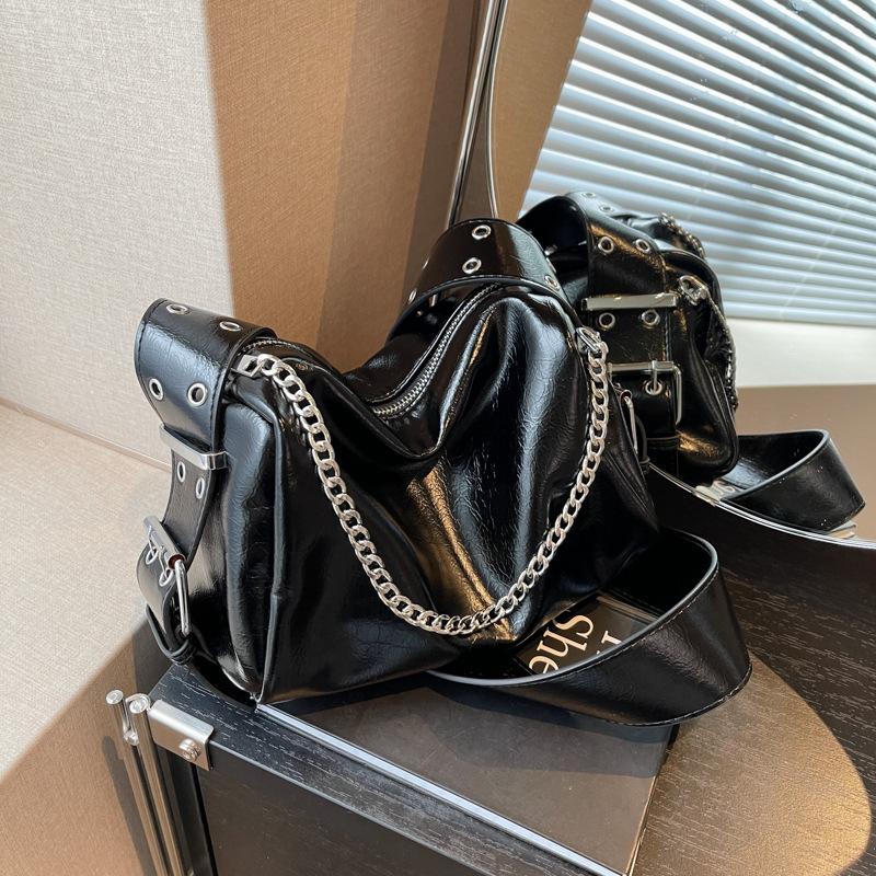 Premium shoulder bag women's summer new underarm simple trendy versatile chain crossbody pillow bag
