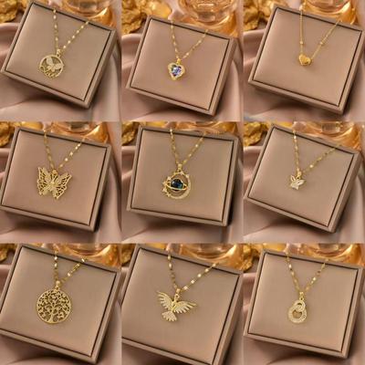 Collar de verano de acero de titanio de 18 k que no se decolora para mujer: cadena de clavícula simple, versátil y de alta calidad.