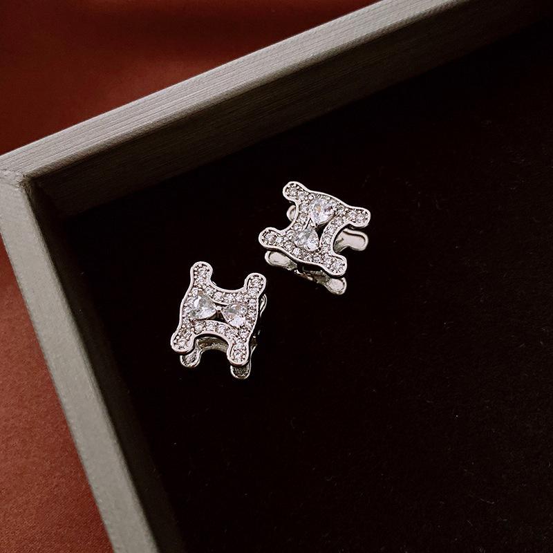 Echtgold-galvanisierte Silbernadel Zirkon Liebesohrringe Leichter Luxus High-End Ohrstecker Nischenohrringe Damen