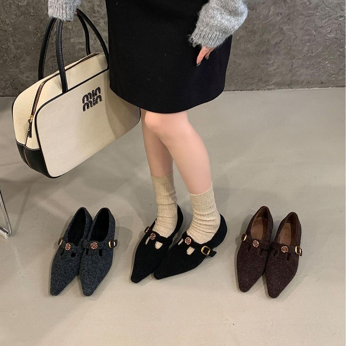 

2025 new pointed inner thick heel woolen one-word buckle versatile commuter soft sole foot cover women s warm single shoes 39 серый
