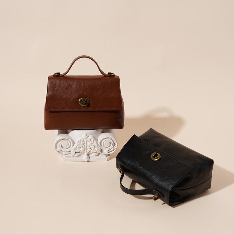 Women's Retro Leather Flip Crossbody Bag