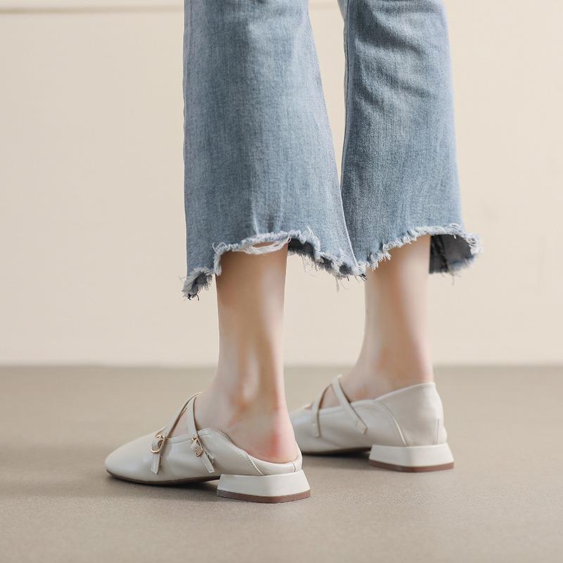 Women's soft soled thick heels round toe shoes