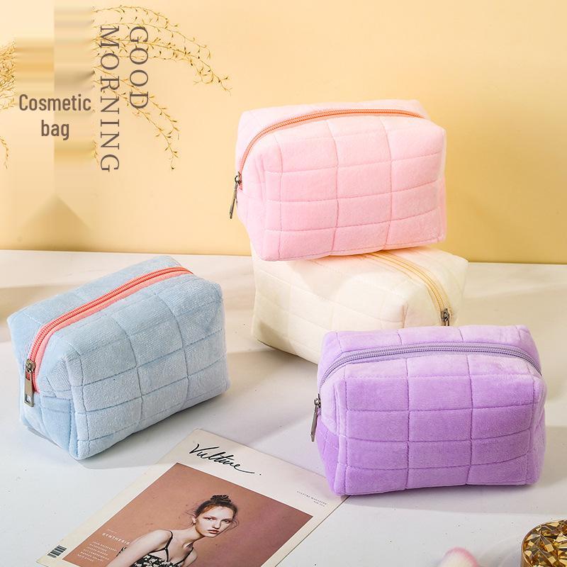 High-Value Large Capacity Plaid Plush Makeup & Toiletry Bag
