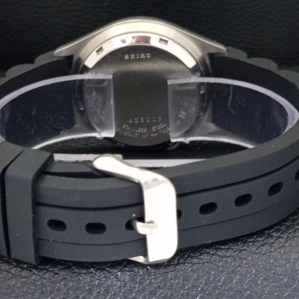 SEIKO 5 VINTAGE AUTOMATIC 7009A JAPAN MENS WHITE COLOR DIAL WATCH a700569-5 R203-a700569