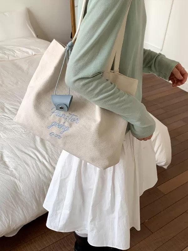 

New casual large-capacity tote bag women s high-end commuting shoulder bag handbag слоновая кость
