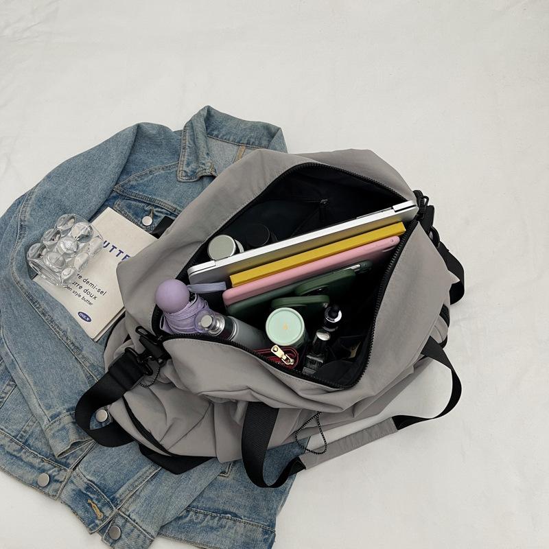 Crossbody yoga fitness bag for men and women to go out, portable luggage for hand-held clothes, large-capacity short-distance travel bag