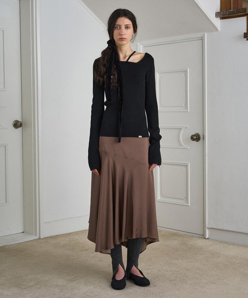 Simeteuligpeosenteu Unbalanced Neckline Knit Top / Black