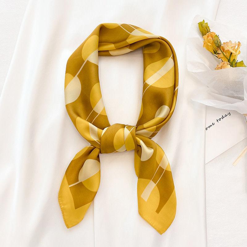 Korejský puntíkovaný malý čtvercový šátek: Dámský studentský literární dekor Jarní a podzimní univerzální kravata Chránící krk Módní šátek