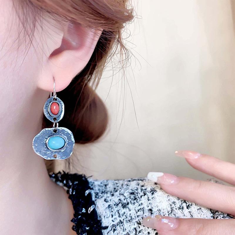 Cercei retro neregulați