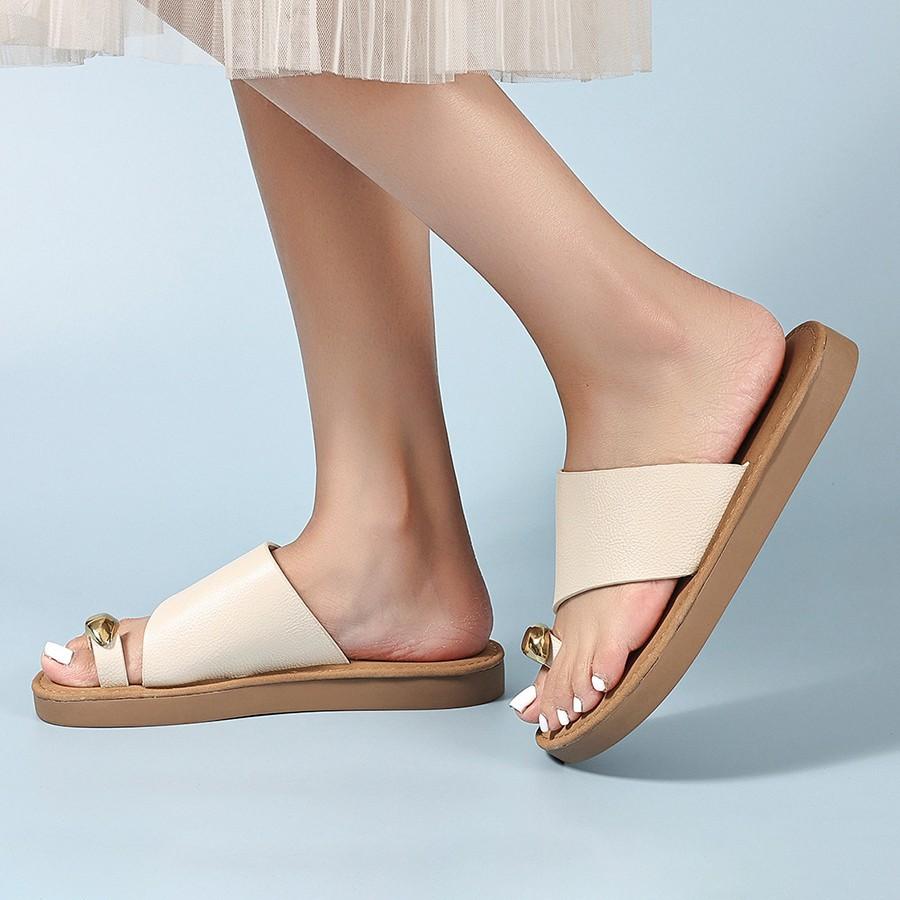 Straw slippers women's summer wear square head holiday wind cover toe cool slippers flat bottom beach cool slippers