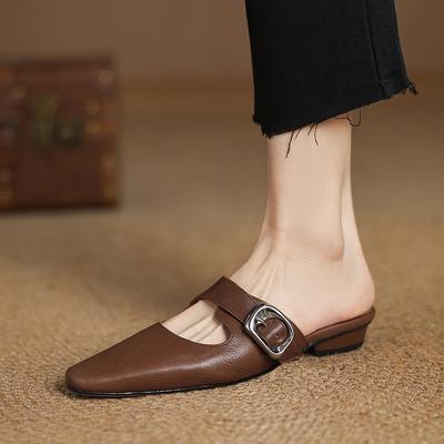 Mode 2025 NOUVEAU Été Femmes Mules Cuir Véritable Chaussures Femmes Bout Rond Chaussures à Talons Bas Bout Couvert Sandales Slingback Pantoufles Modernes