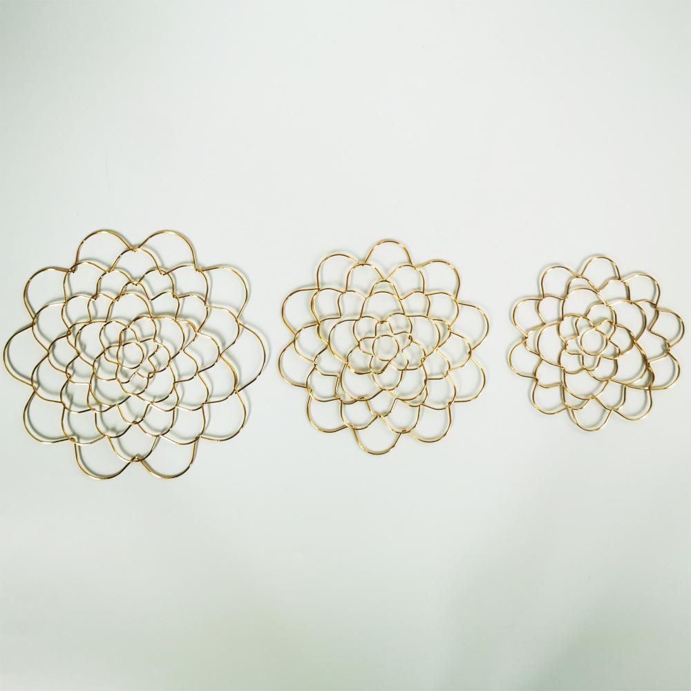 Foldable Metal Laser-Cut Floral Arrangement Grid – Trending Flower Arranging Aid