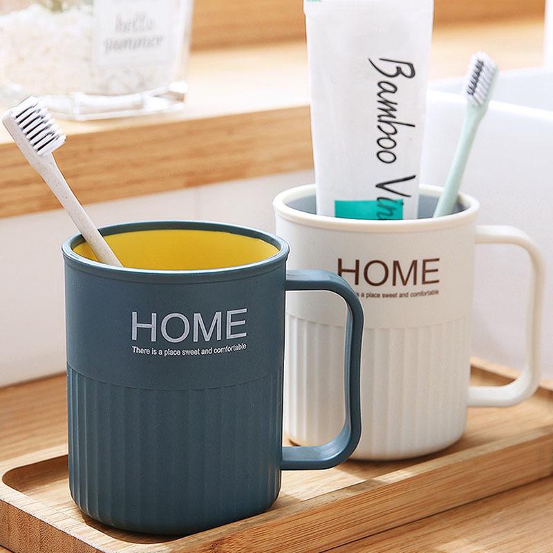 Pair of Simple Household Toothbrush and Mouthwash Cups with Creative Holder