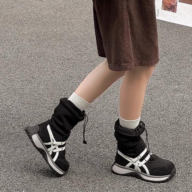 Läder sammet förtjockade varma bomullsskor 2025 vinternyhet elastiska strumpor stövlar höst och vinter ny retro Forrest Gump skor dam