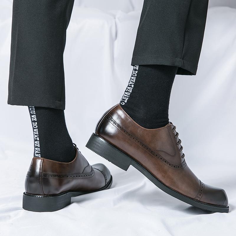 Fashion 2025 Genuine Leather Mens Formal Shoes British Style Classic Whole Cut Oxfords Lace-up Pointed Toe Business Party Dress Shoes
