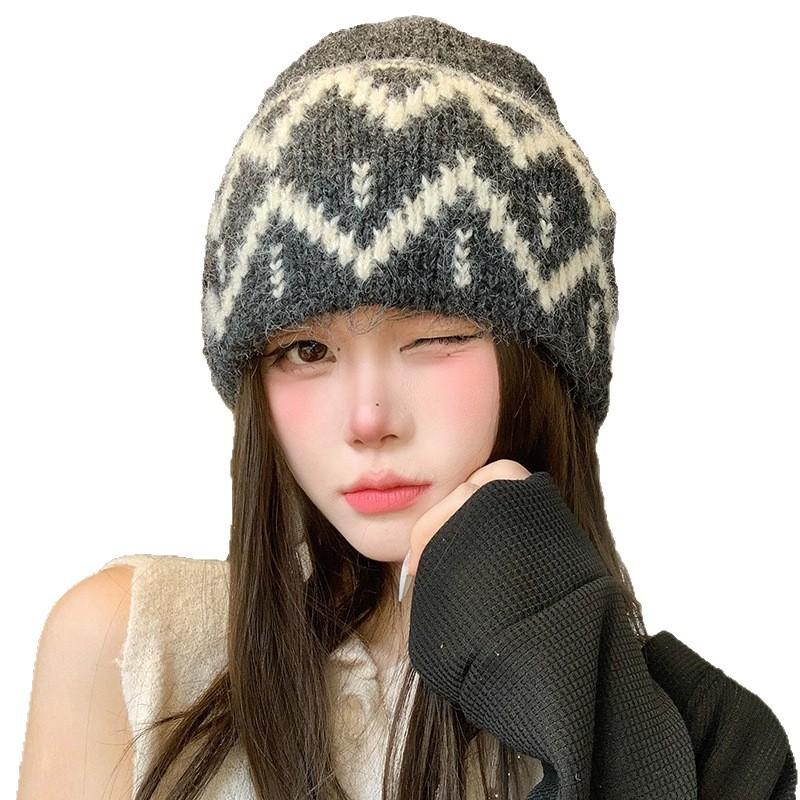 Fair Island wind wave pattern knitted hat children winter face small warm ear protection knitted hat retro versatile bucket hat