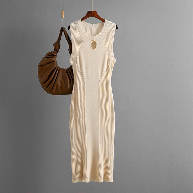 Summer Round-neck Sleeveless Ice Silk Knitted Dress, Slimming and Elegant, Solid Color Base Dress, Mid-length