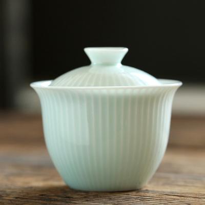 Moderna ciotola da tè in ceramica Jade Clay Shadow Green Kung Fu Gaiwan con coperchio Tazza da tè da ufficio in porcellana bianca