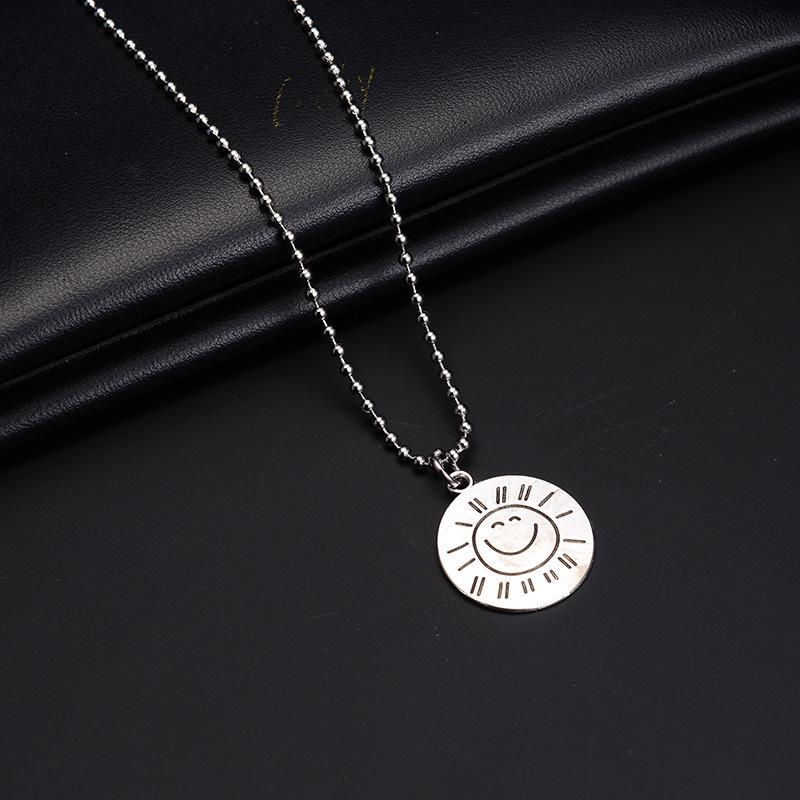 Dual-Sided Smiley Sun Necklace: Retro Fashion Accessory for Men & Women