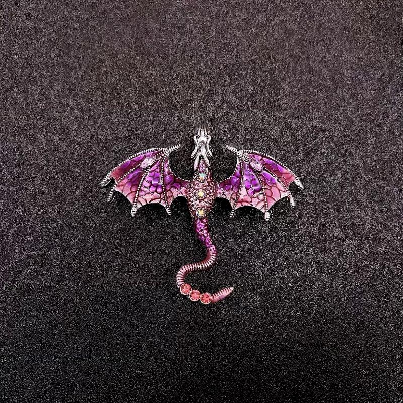 Brož Kapající drak - Vysoce kvalitní, Personalizovaná zvířecí brož s protiodrazovým zapínáním a špendlíkem.