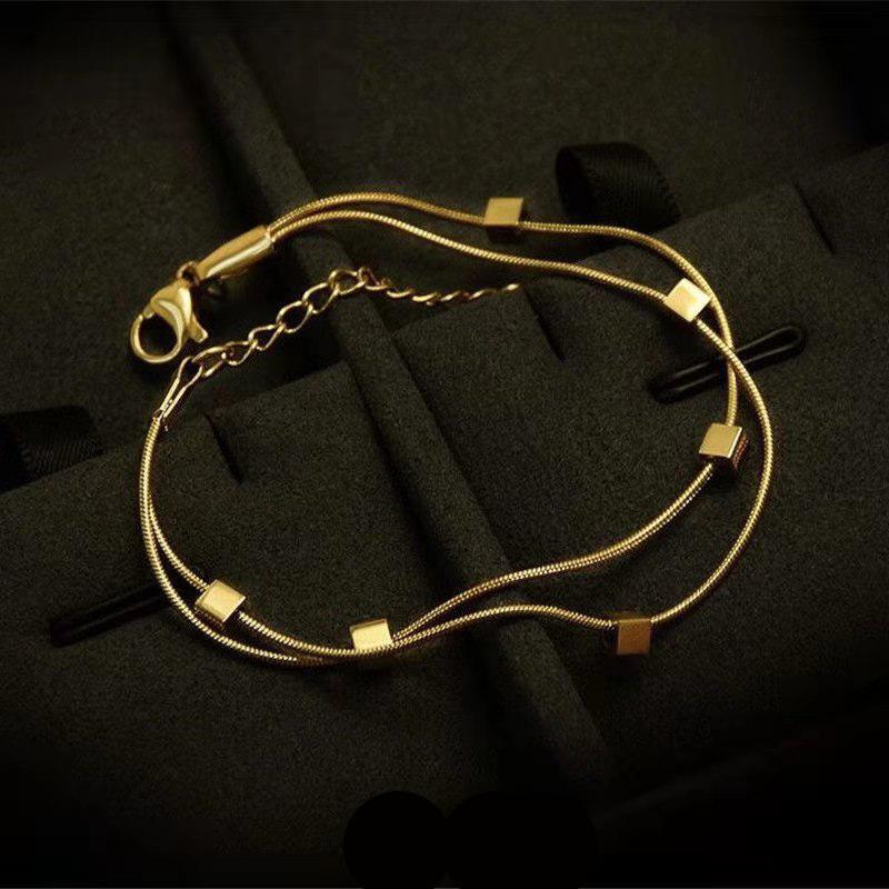 

Ожерелье на день рождения, лето 2025, новое, небольшое, квадратное, двухслойное, легкое, роскошное, нишевое, дизайн, цепочка на ключицу, модная, высококачественная цепочка на шею