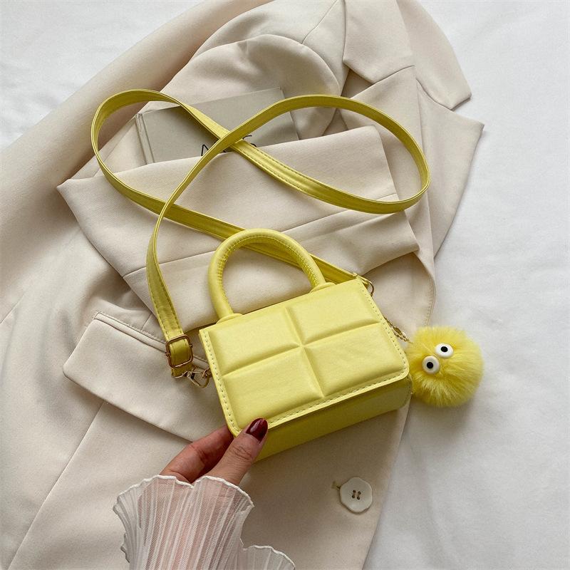 Korean simple and high-end portable small bag women's 2025 summer niche plaid design small square bag trendy shoulder bag