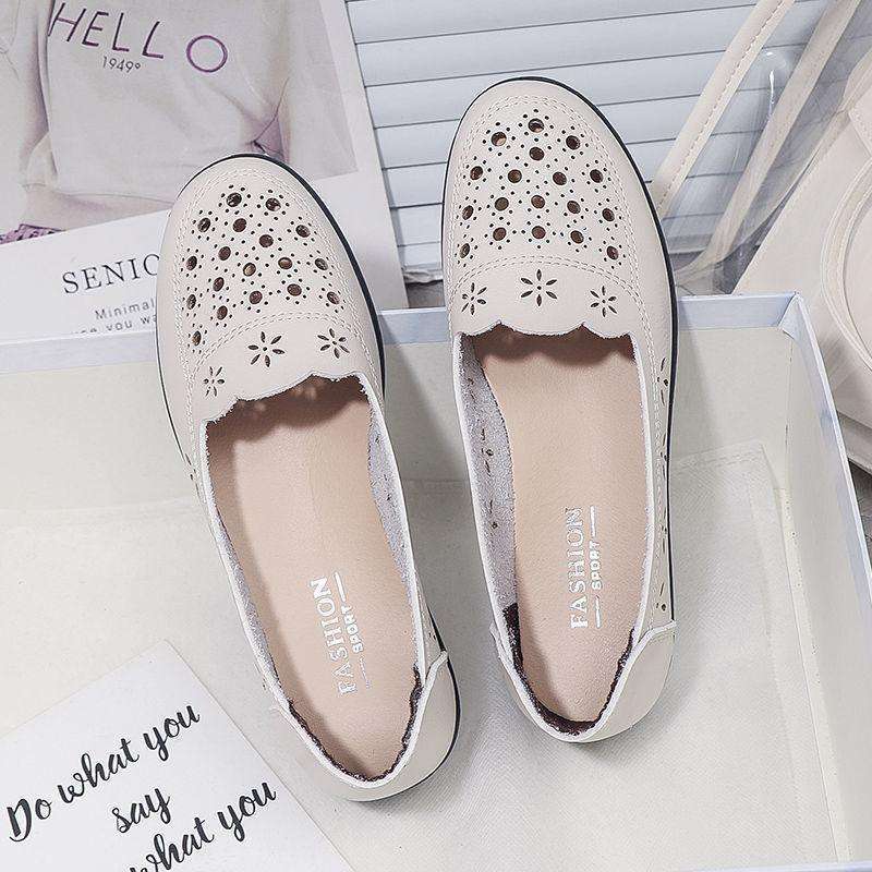 Summer new middle-aged and elderly leather shoes comfortable non-slip sandals women's soft leather hollow breathable hole shoes soft-soled mo