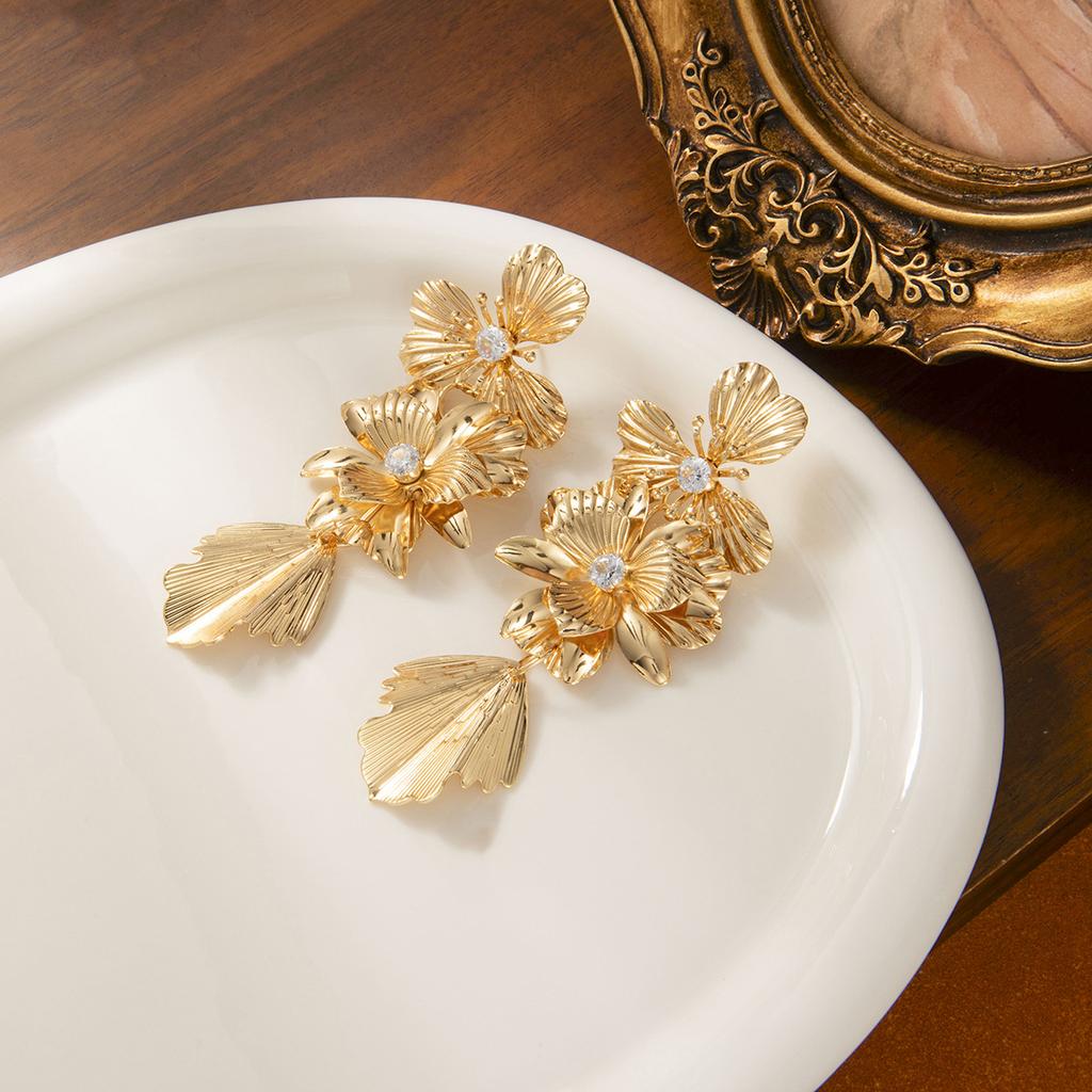 Exaggerated Style Retro Stud Earrings Light Luxury Gold Tassel Diamond Flower Earrings Unique Personality Temperament Earrings