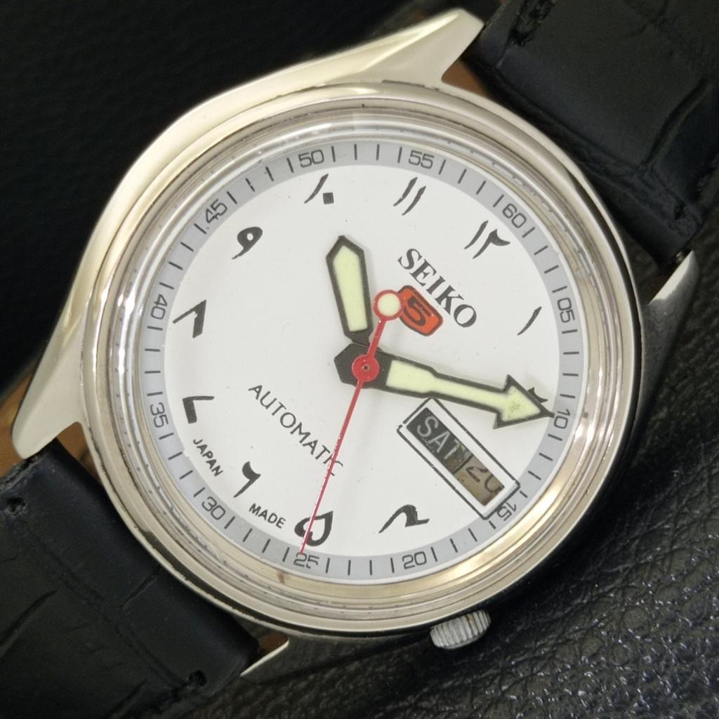 AUTOMATIC VINTAGE SEIKO 5 JAPAN 7005A MENS ARABIC WHITE DIAL WATCH A702440-5 R124-a702440