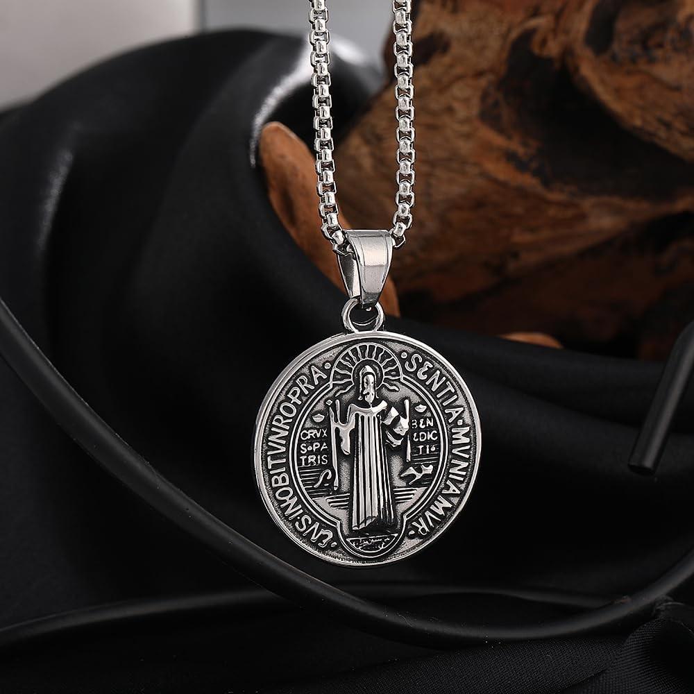 Collana Medaglia dell'Esorcismo di San Benedetto - Ciondolo Croce Romana Cristiana Cattolica in Acciaio Inossidabile - Medaglia Amuleto Santo Patrono Gioielli Religiosi