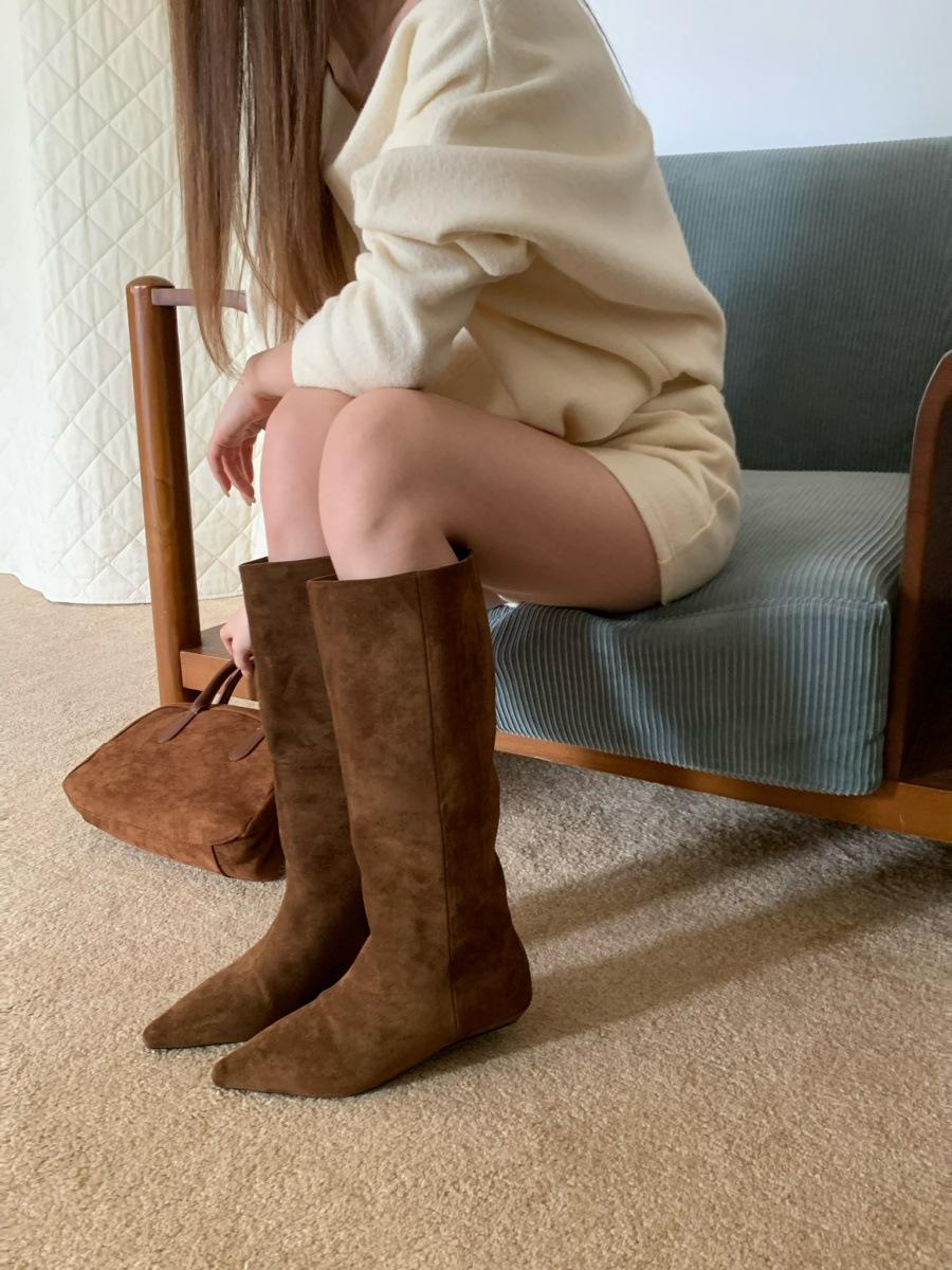 

Suede khaki boots skinny boots early autumn 2025 new French women s boots thick heel high boots western boots 39 темно-коричневого