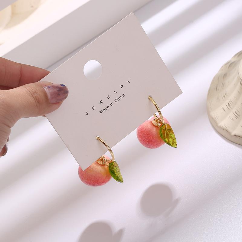 Fashion New Simulation Peach Stud Earrings Girl Cute Romantic Contracted Acrylic Leaves Tassel Earrings For Women Jewelry Gift