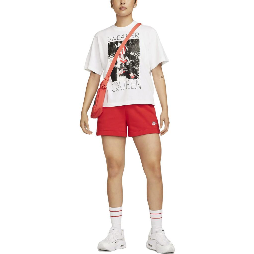 Nike T Shirts Women's White Crew Neck Moderate Straight Fit FD2532-100