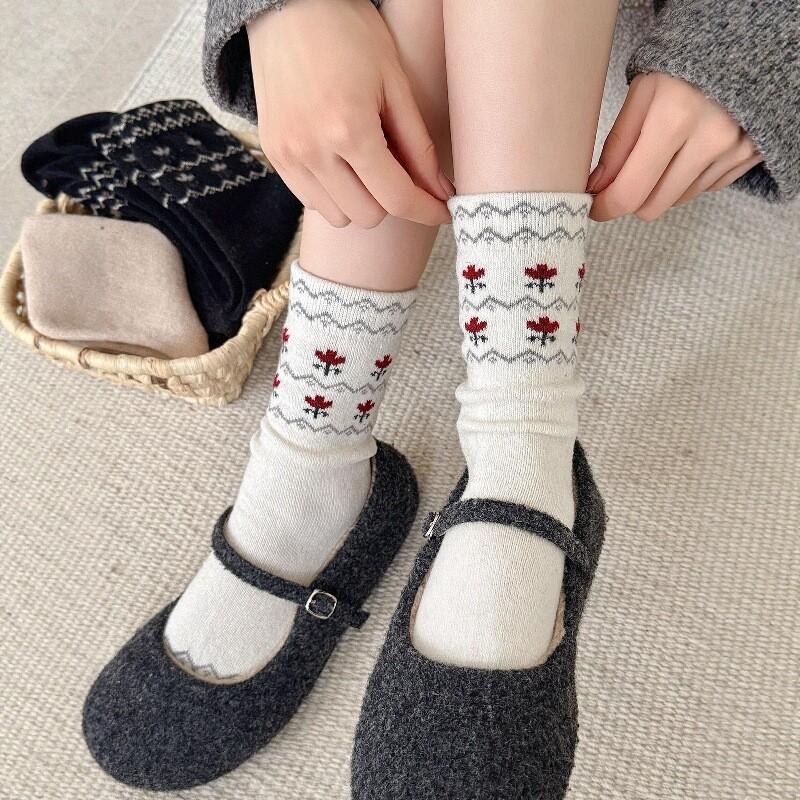 25 Fair Island Autumn And Winter Warm Knitted Stacking Socks Children'S Wavy Vertical Pattern Medium Tube Calf Socks Boneless Soft Waxy Cotton Socks