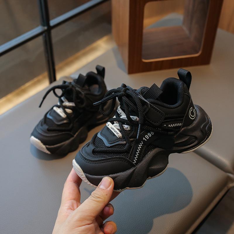 

Весенние новые детские спортивные кроссовки 2025 для девочек, сетчатые дышащие кроссовки «папины», корейская версия, повседневные кроссовки на мягкой подошве для мальчиков 31 yards inner length 18.8cm чёрный