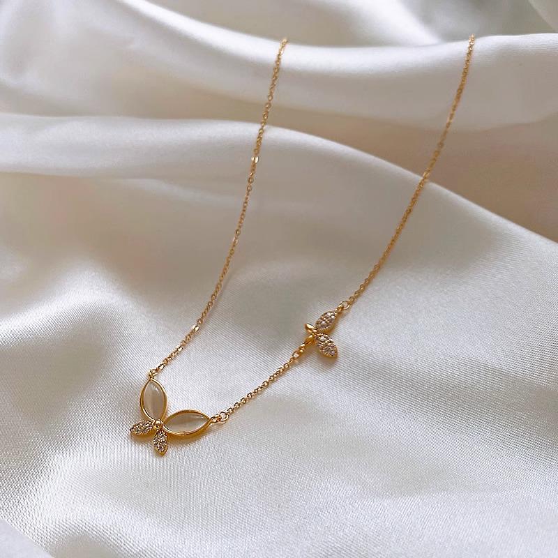 Copper-Plated Gold Butterfly Pendant Necklace: Minimalist High-End Light Luxury Accessory